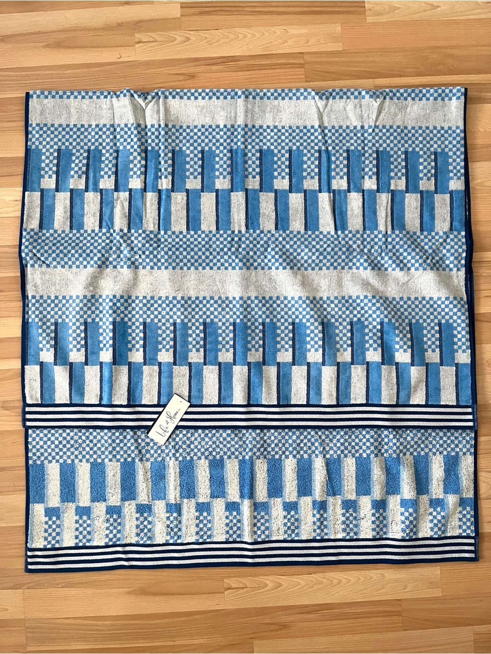 Brand New 100% Cotton Resort Beach Towel